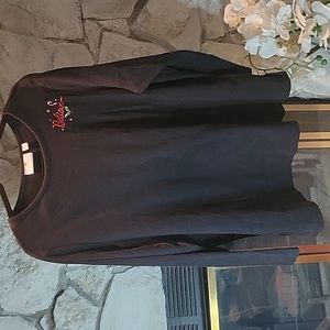 Scoop neck 3/4 sleeve top w/embroidery